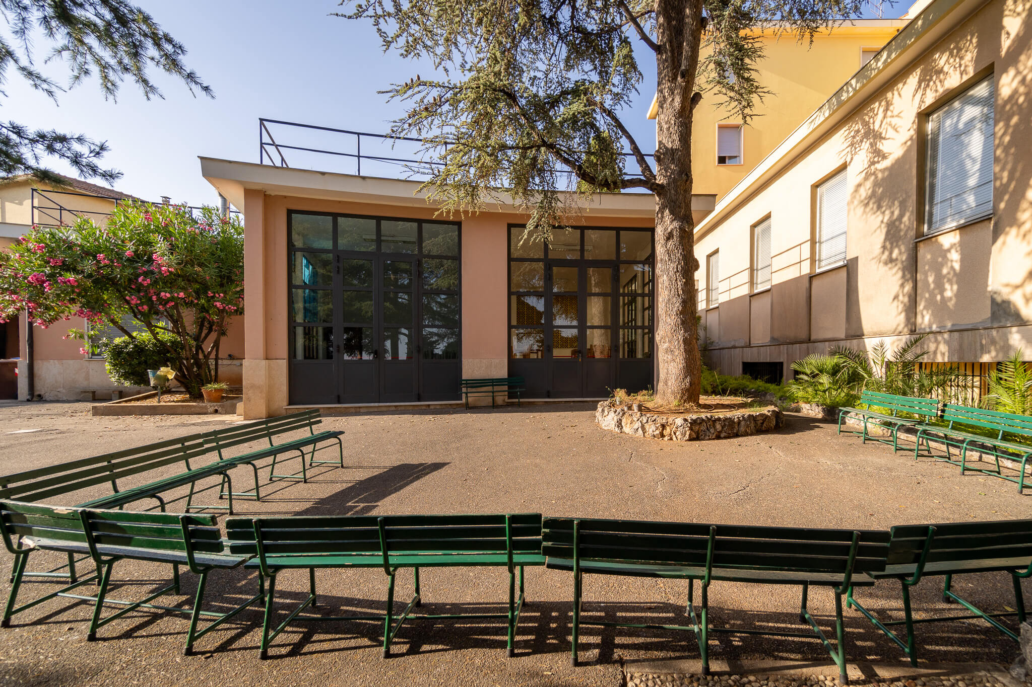 cortile-gruppi-villa-zaveria
