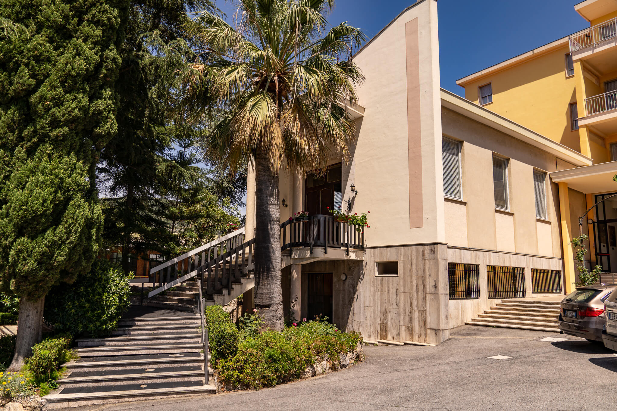 entrata-chiesa-villa-zaveria